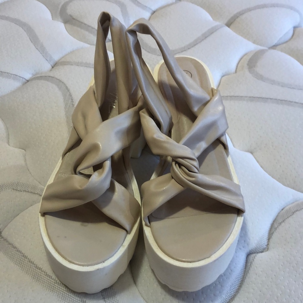 Thick heels for summer